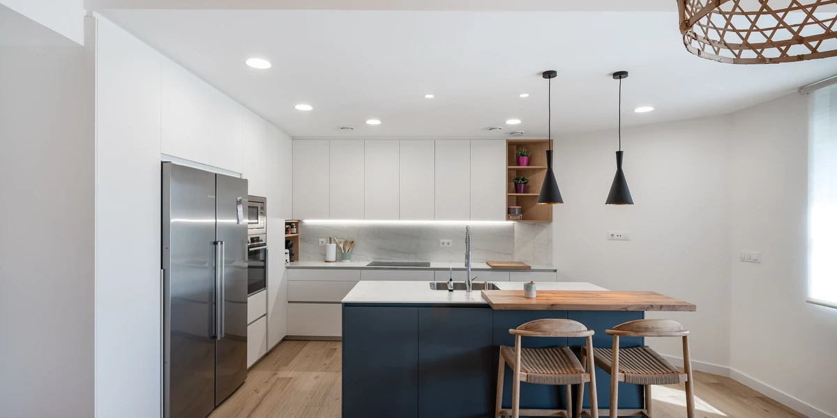 Vista lateral del chalet Passivhaus con estructura eficiente