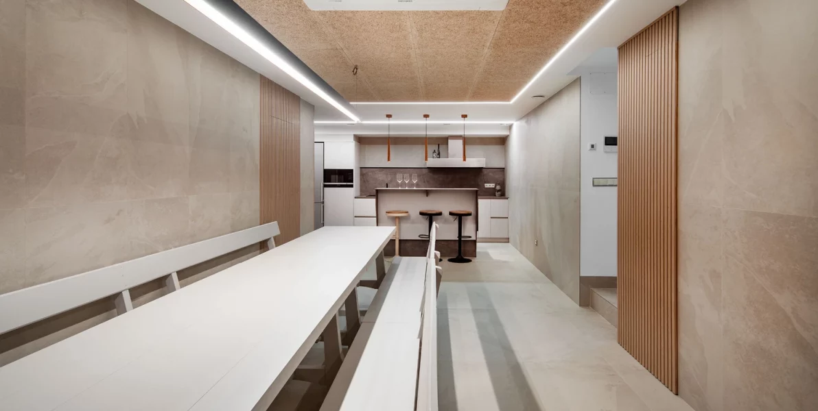 Merendero Moderno Con Cocina Integrada En Vivienda Sostenible En La Rioja